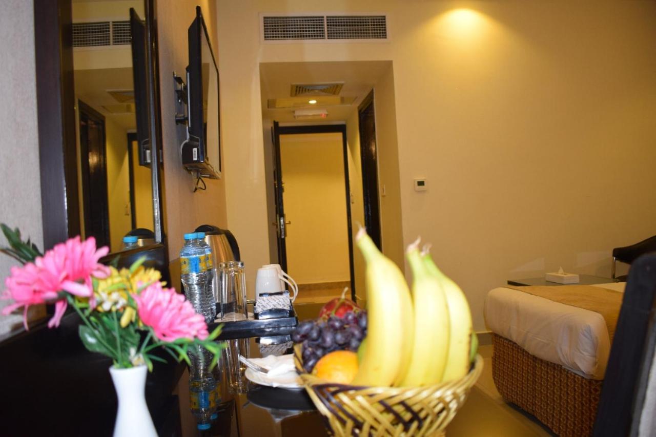 דובאי Palm Beach Hotel מראה חיצוני תמונה