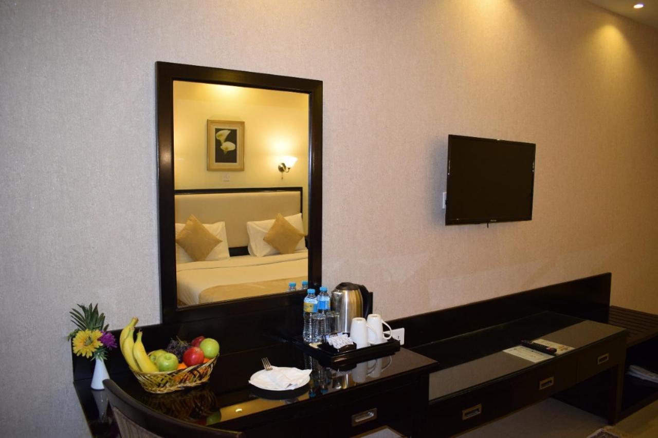 דובאי Palm Beach Hotel מראה חיצוני תמונה