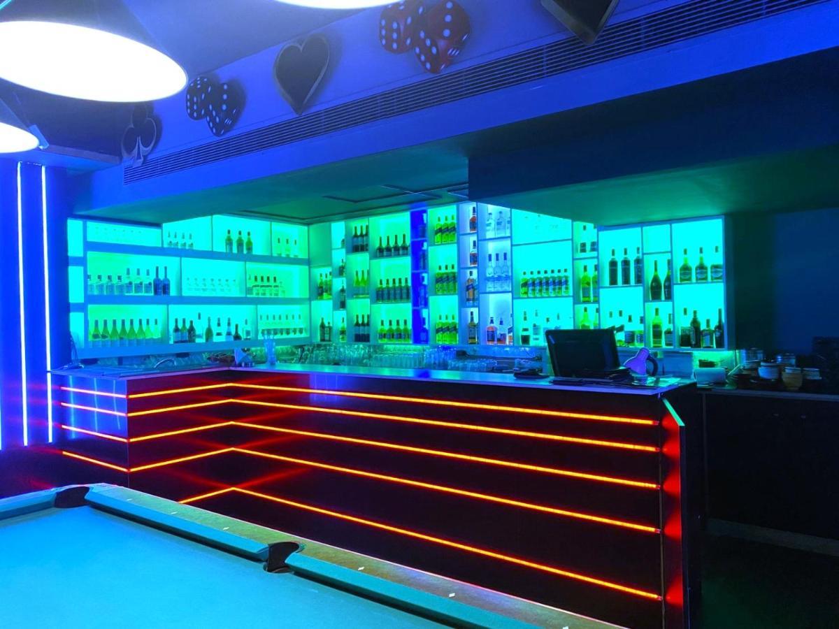 דובאי Palm Beach Hotel מראה חיצוני תמונה