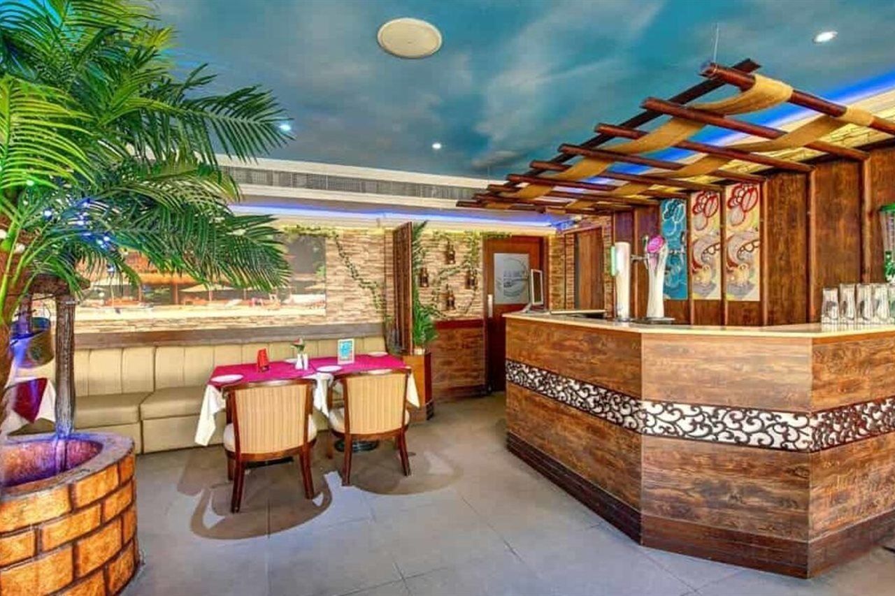 דובאי Palm Beach Hotel מראה חיצוני תמונה